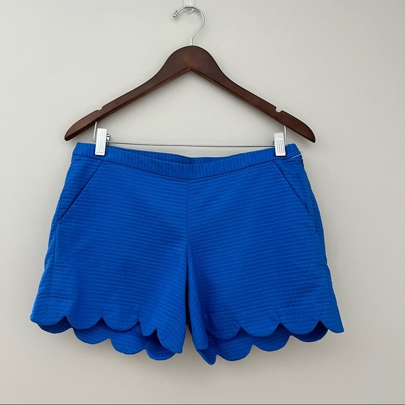 Lilly Pulitzer Blue Magnolia Short - Picture 2 of 6
